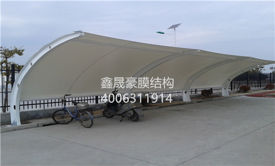 張拉膜結(jié)構(gòu)自行車棚