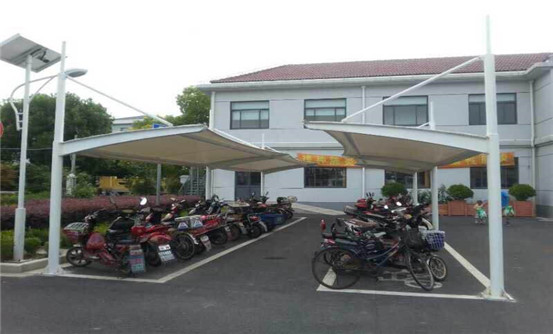 膜結構自行車棚