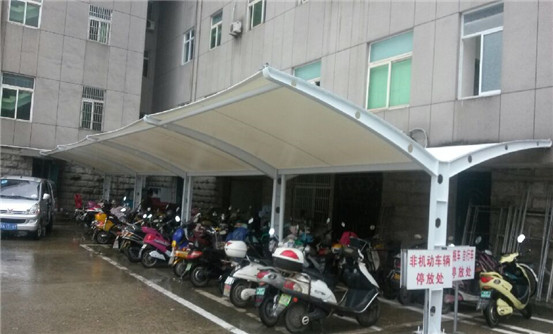 膜結(jié)構(gòu)電動(dòng)車棚