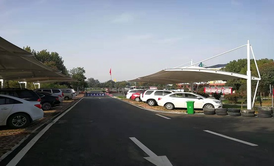 景觀膜結(jié)構(gòu)車棚