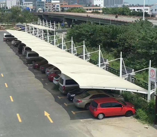 鋼膜結(jié)構(gòu)車棚