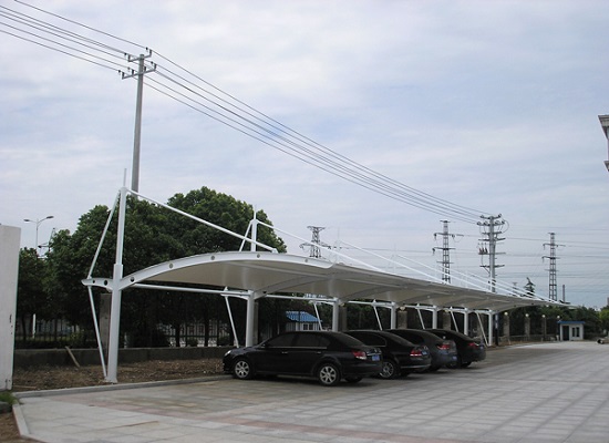 鋼膜結(jié)構(gòu)停車棚
