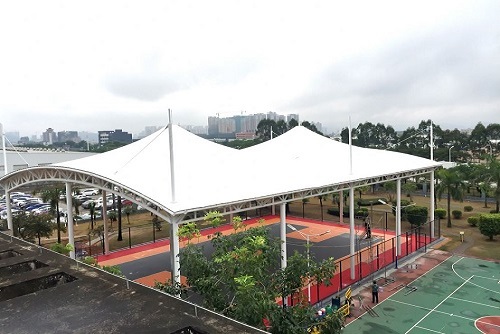 鋼膜結(jié)構(gòu)球場頂棚雨棚
